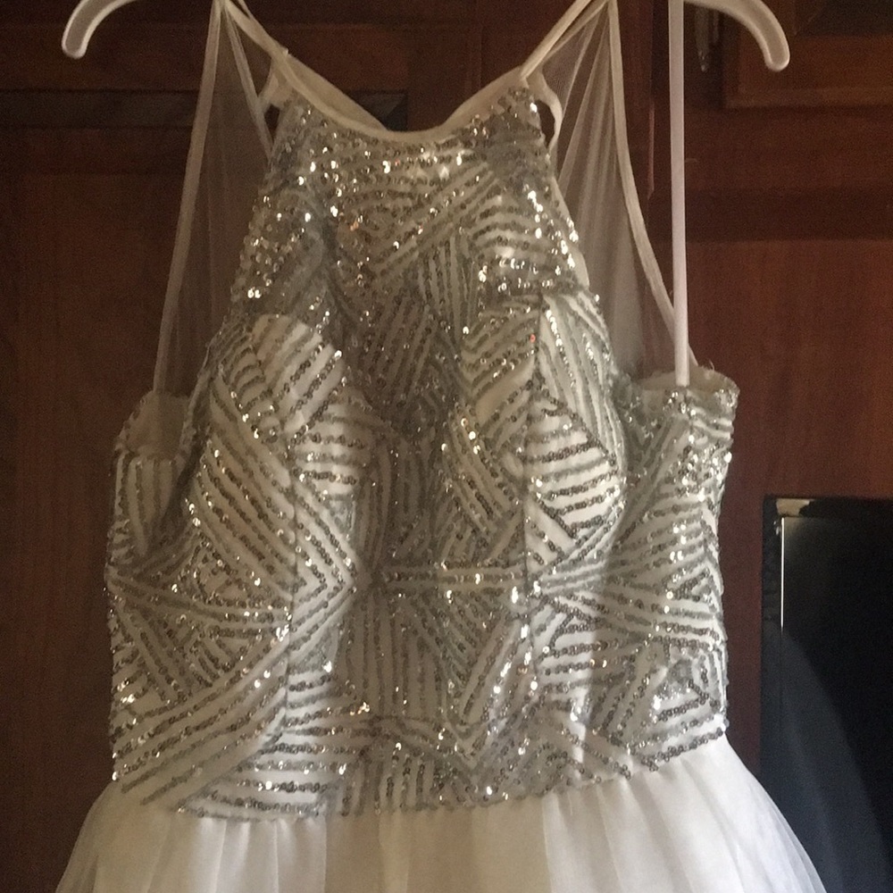 PROM DRESS FOR SALE - Picture 2 of 5